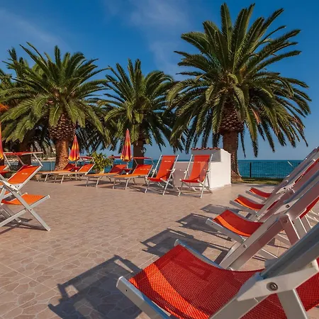 Lucia Апартаменты